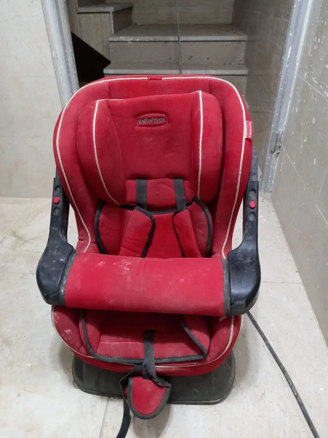 صندلی|تخت و صندلی بچه|شهرکرد, |دیوار