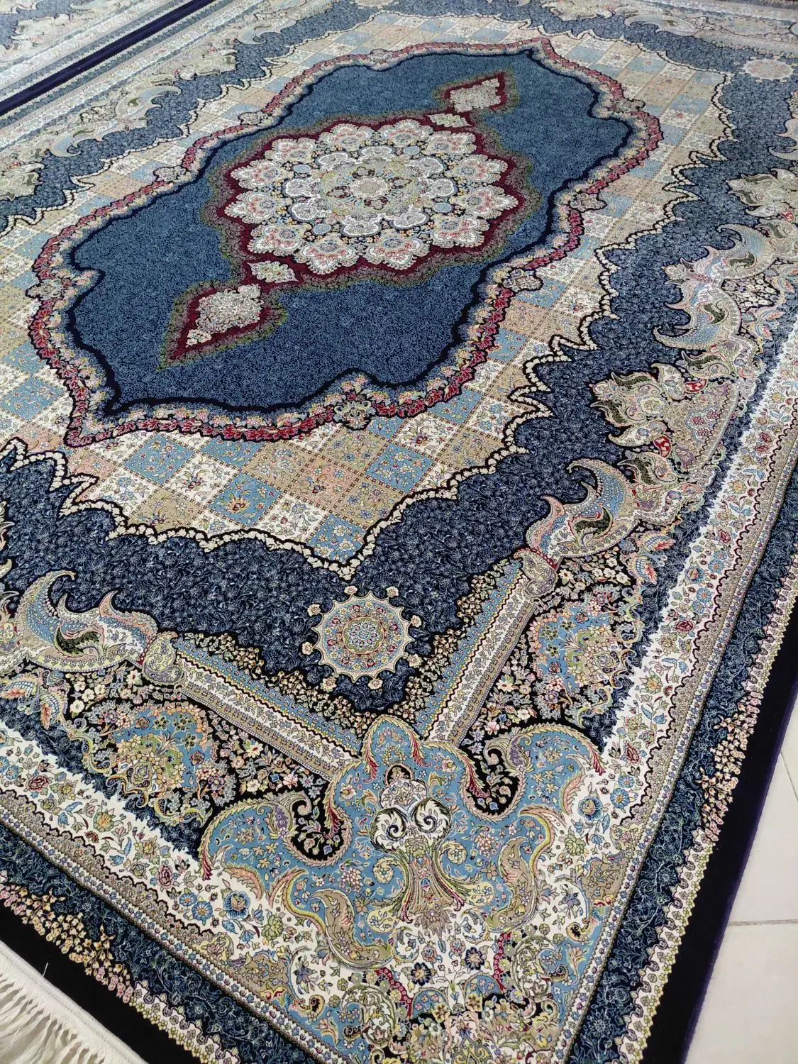 ۲تخته فرش ۱۲ متری ماهور تراکم ۳۶۰۰|فرش|ورامین, خیر آباد|دیوار