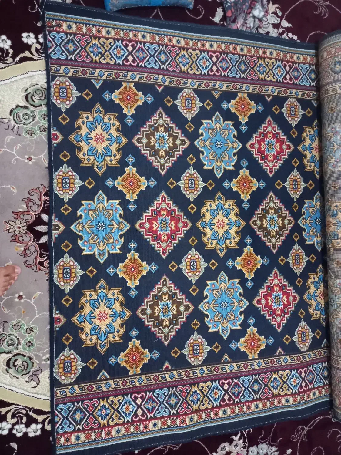 کنار گیلم فرش|گلیم، جاجیم، گبه|الشتر, |دیوار