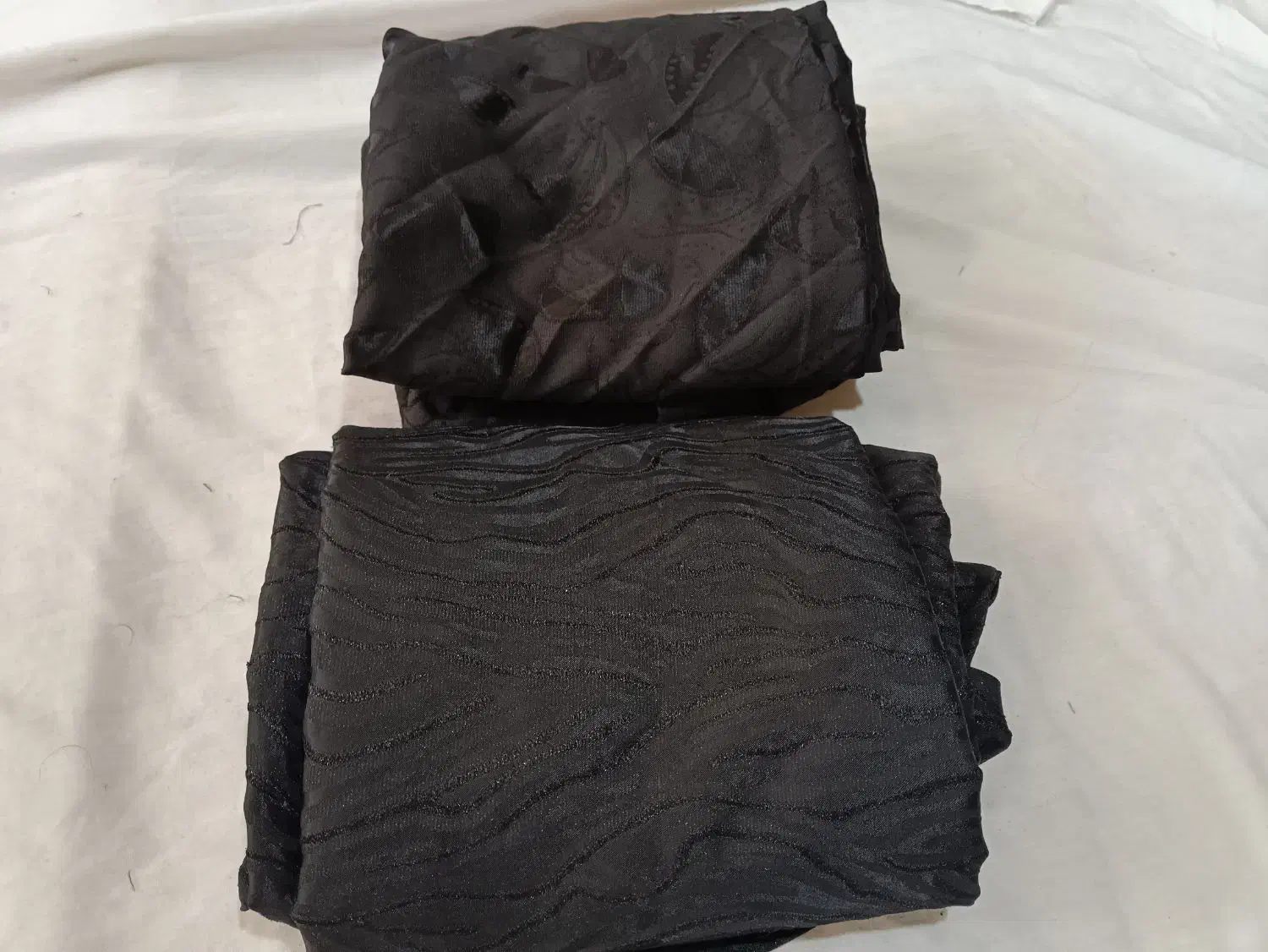 چادر مشکی|لباس|اصفهان, قهجاورستان|دیوار