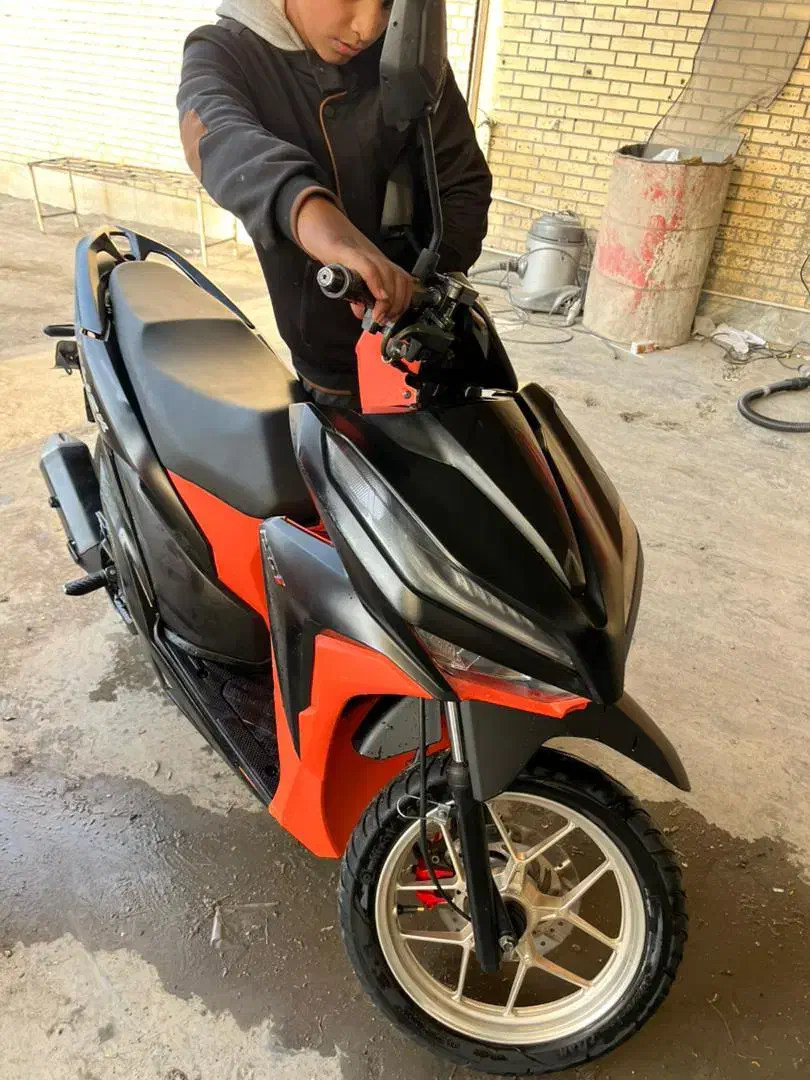 موتور بی کلاج مارک معروف هانی مدل ۱۴۰۰|موتورسیکلت|فولادشهر, سایت صنعتی کاوه|دیوار