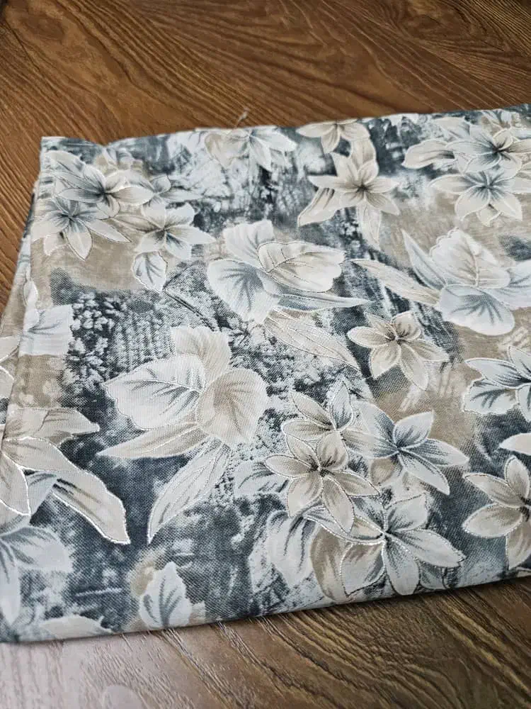 یک قواره پارچه چادری|لباس|تبریز, |دیوار