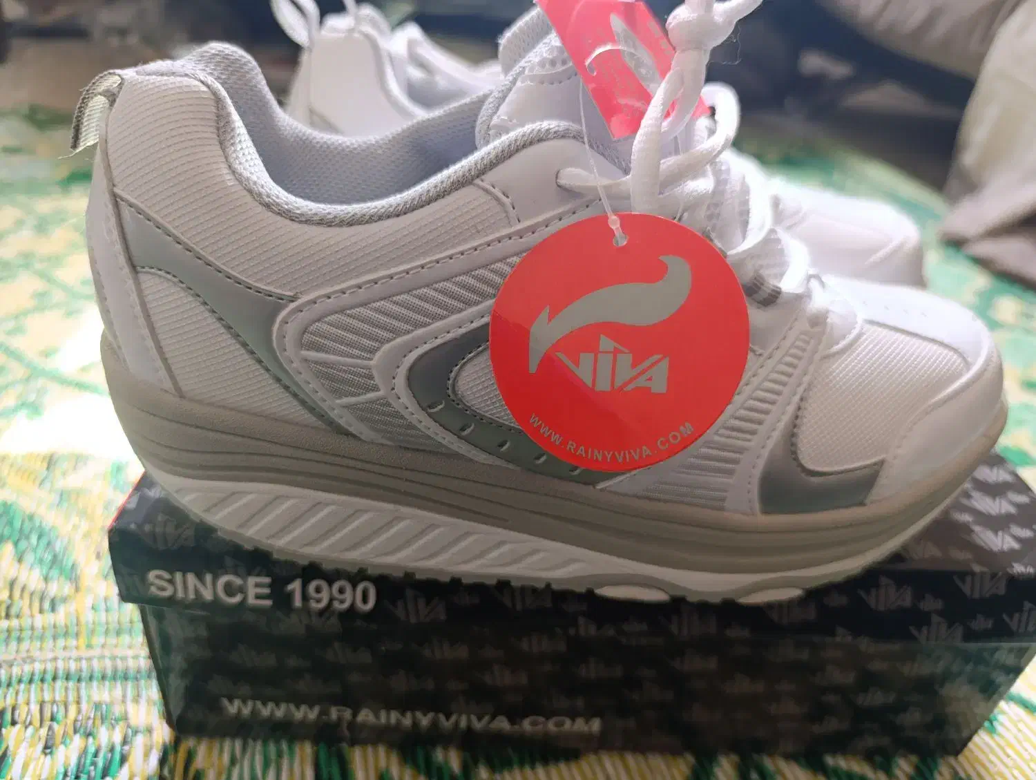 کتانی  خارجی ویوا|کیف، کفش، کمربند|بومهن, |دیوار