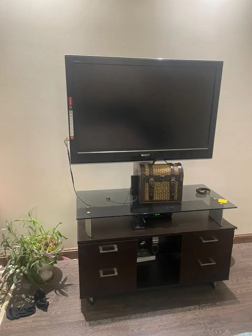 تعدادی وسیله منزل|تلویزیون و پروژکتور|یزد, |دیوار