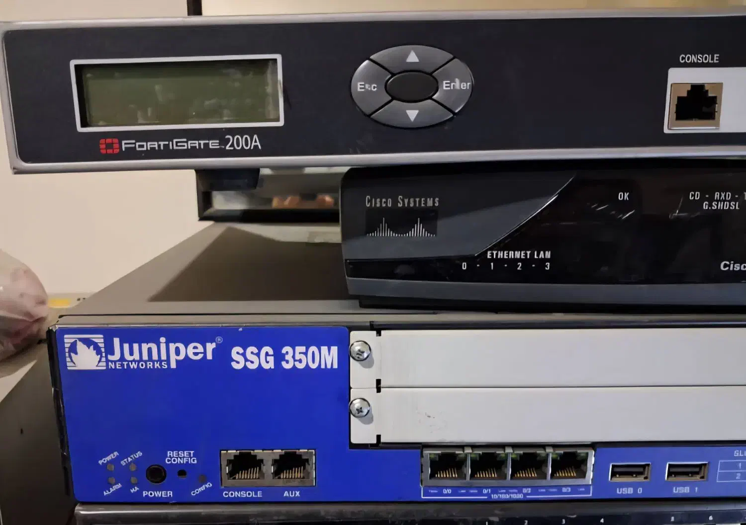 فایروال فورتی گیت 200A|مودم و تجهیزات شبکه|تهران, آزادشهر|دیوار