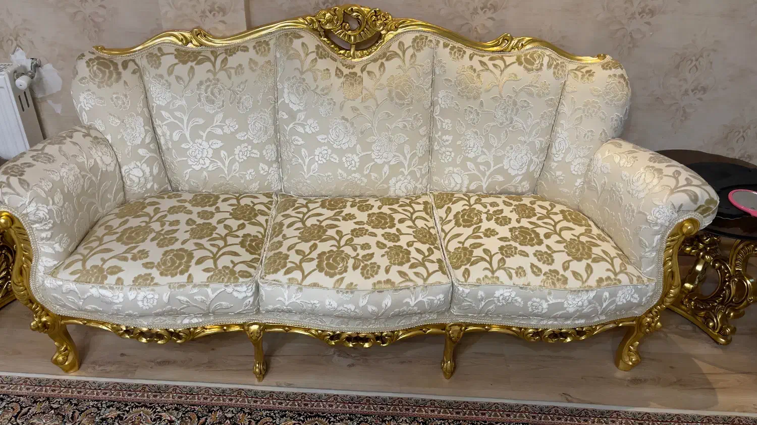 مبل کلاسیک هفت نفره با میز ناهار خوری|مبلمان خانگی و میز عسلی|مشهد, نیروی هوایی|دیوار