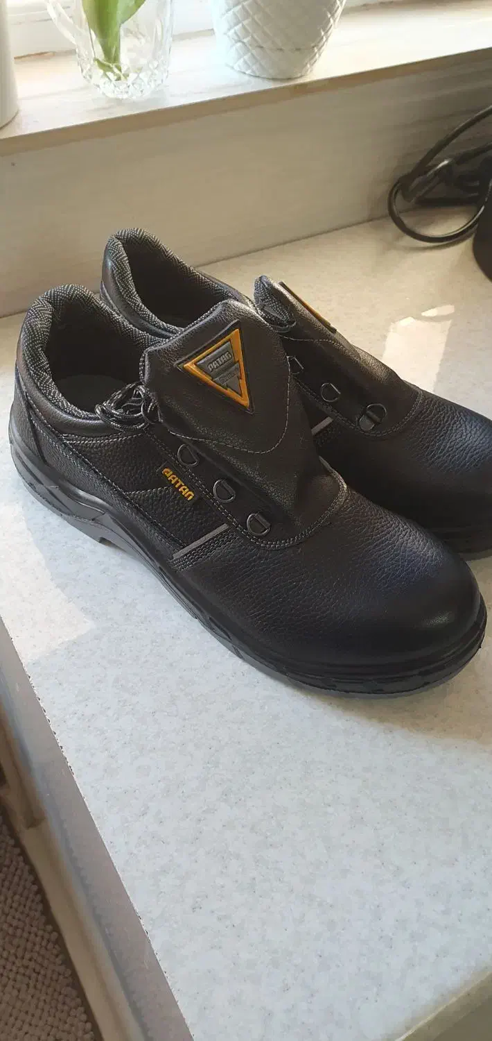 کفش کار  و ایمنی با جلو پنجه فلزی سایز ۴۳|کیف، کفش، کمربند|سبزوار, ولیعصر (نجار آباد)|دیوار