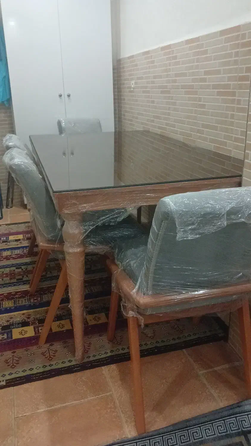 میز ناهارخوری ورساچه چوب راش با نیمکت|میز و صندلی غذاخوری|تهران, آهنگ|دیوار