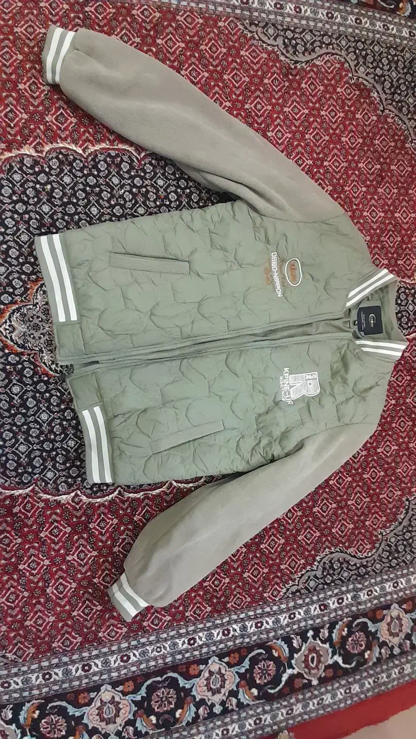 کاپشن ۴ایکس|لباس|قروه, |دیوار