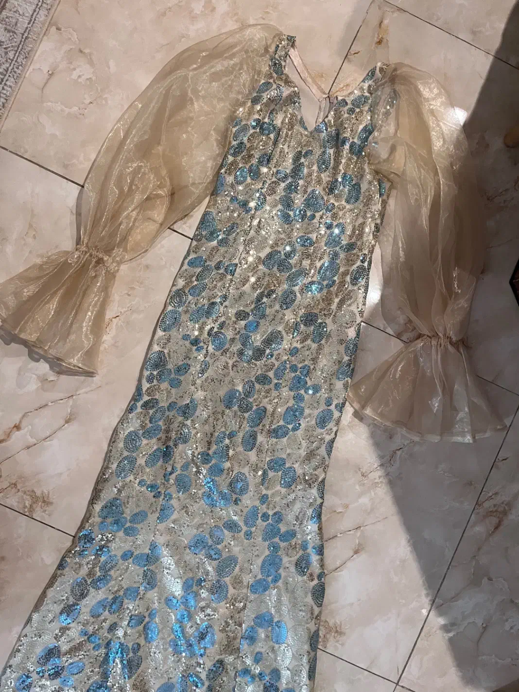 لباس مجلسی|لباس|اصفهان, قلعه طبره|دیوار