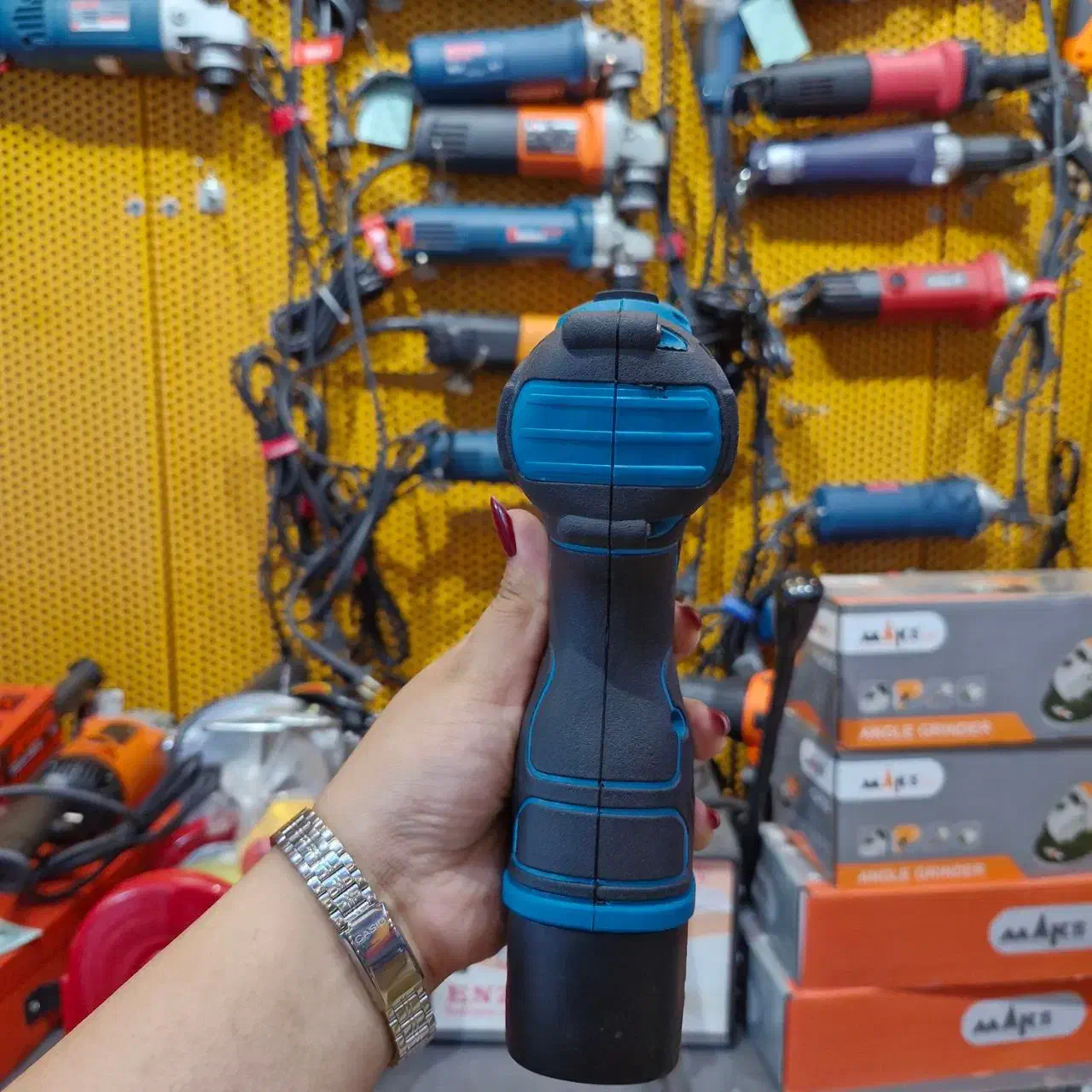 دریل شارژی 24 ولت 2 باتری براشلس با کیف طرح ماکیتا|ماشینآلات صنعتی|مشهد, کوی پلیس|دیوار