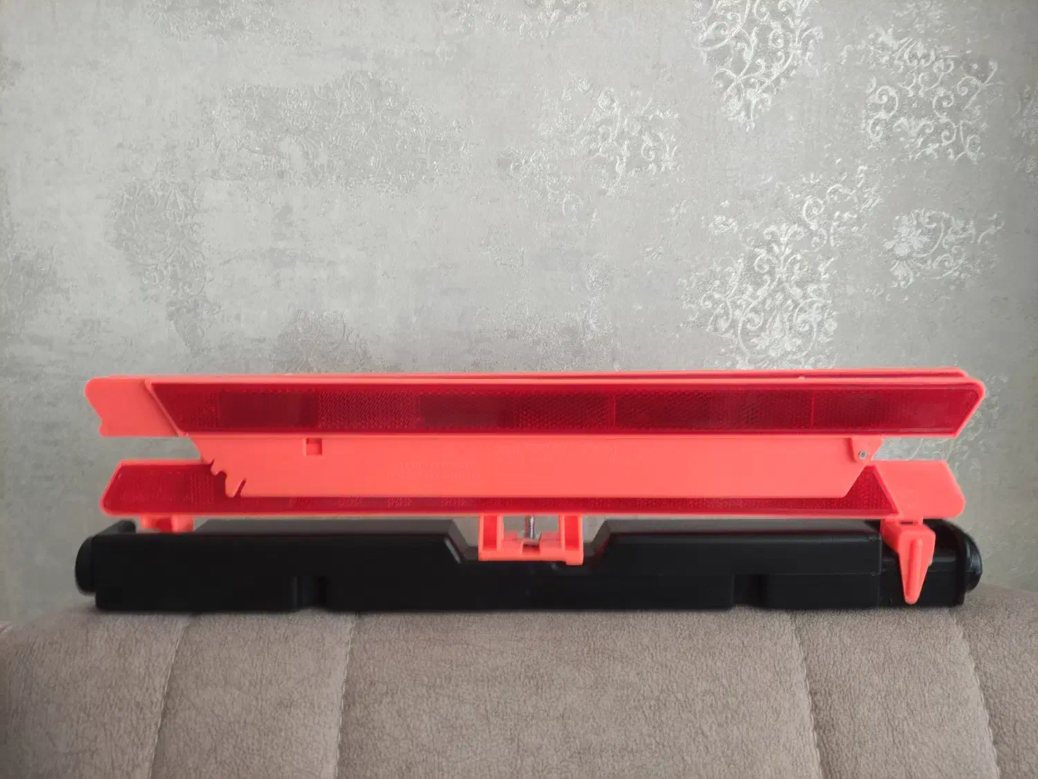 مثلث احتیاط|ابزارآلات|بیرجند, |دیوار