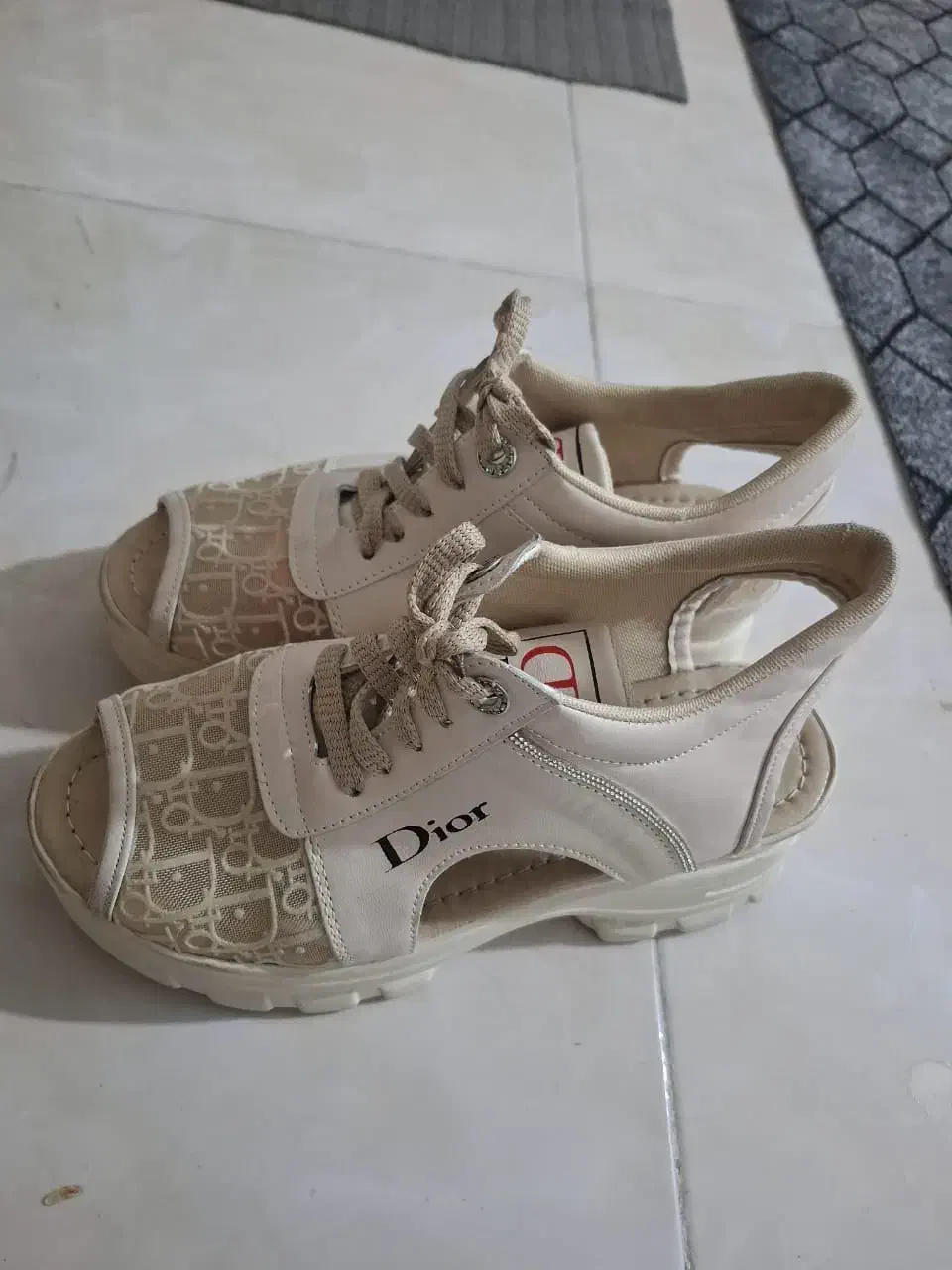 کفش مجلسی|کیف، کفش، کمربند|باغستان, |دیوار