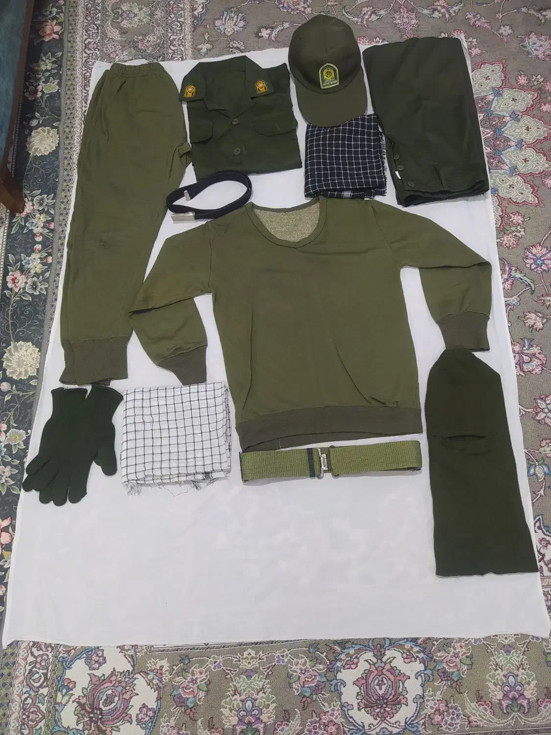 لباس سربازی|لباس|بهارستان, |دیوار