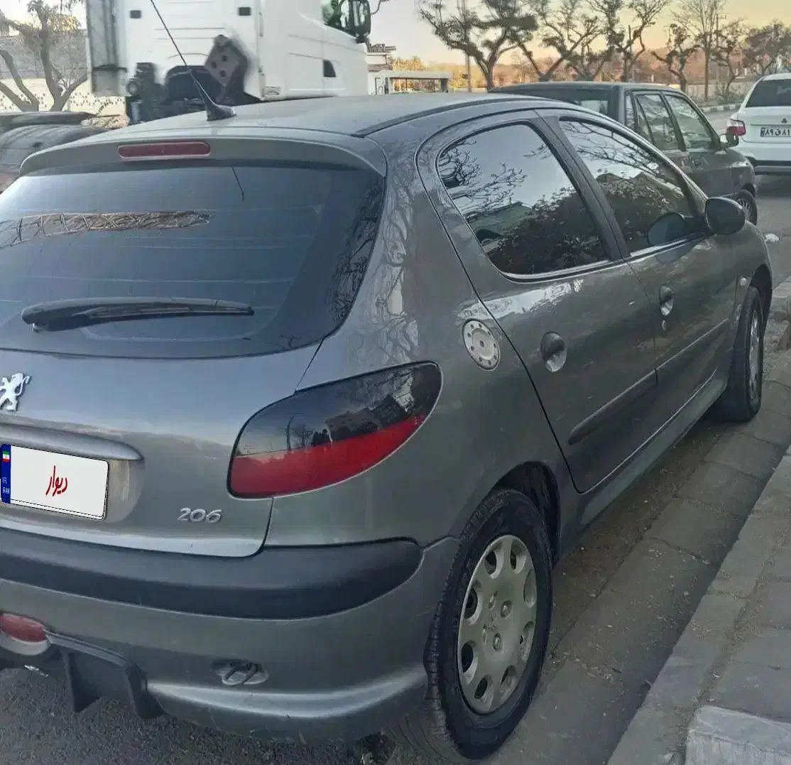 ۲۰۶تیپ دو مدل ۹۰ نوک مدادی عروسک کم کار|خودرو سواری و وانت|مشهد, انقلاب|دیوار