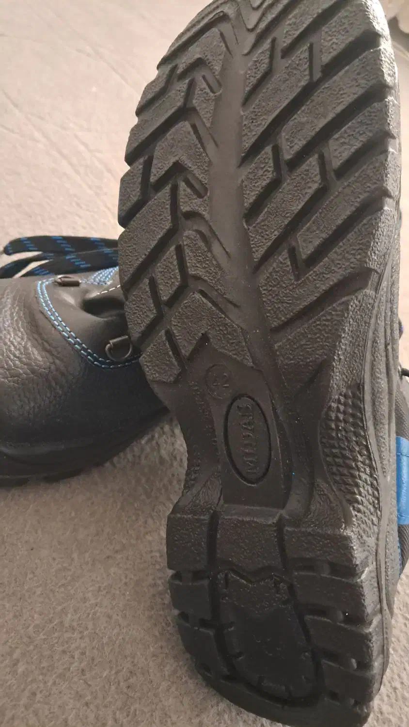 کفش کار|کیف، کفش، کمربند|محمدشهر, کوی بهار|دیوار