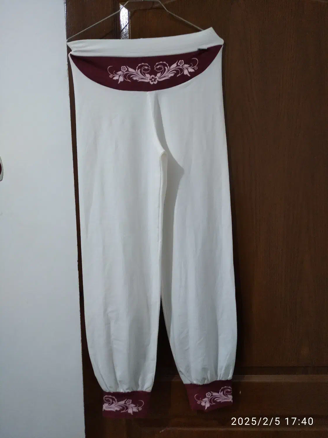 تعدادی تیشرت و بلوز و شلوار نو و در حد نو|لباس|قائمشهر, |دیوار