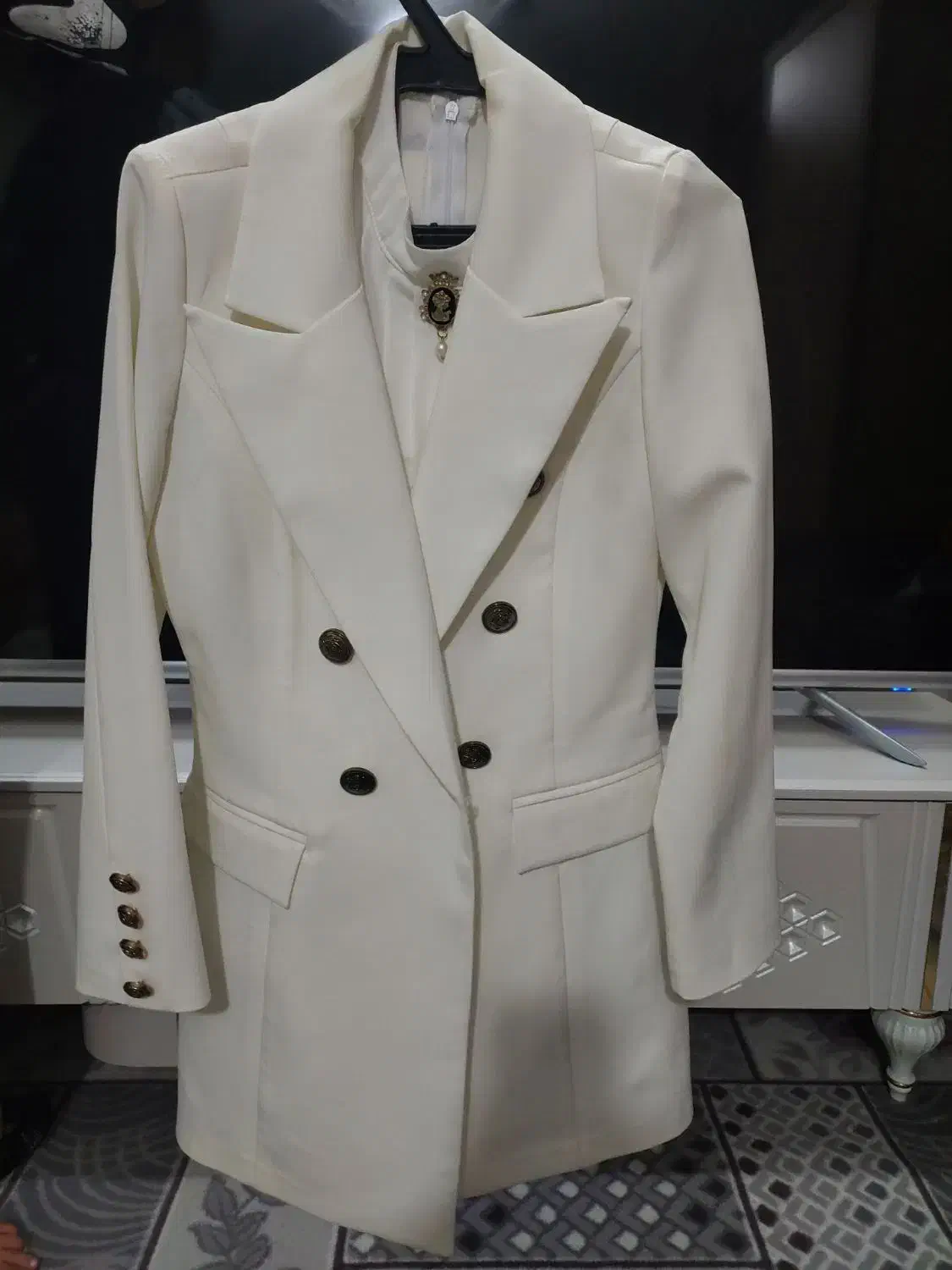 کت و زیری|لباس|ورامین, ورامین|دیوار