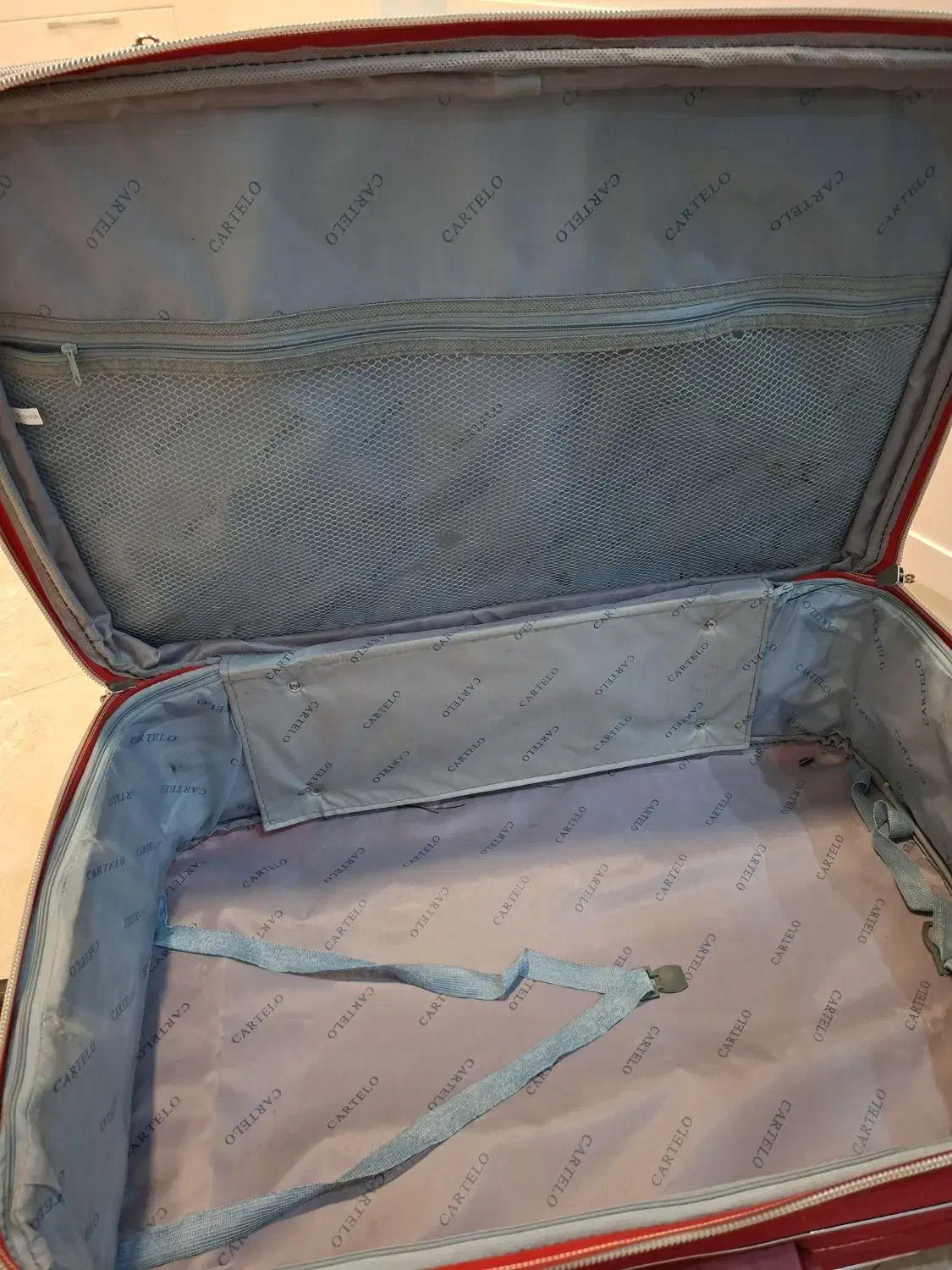 چمدان|کیف، کفش، کمربند|نیشابور, دارایی|دیوار