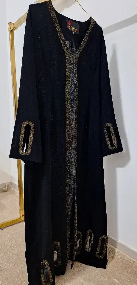 مانتو|لباس|کاشان, امیرکبیر|دیوار