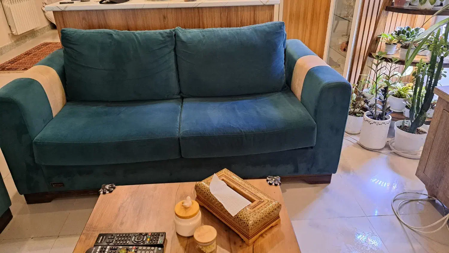 نیم ست راحتی|مبلمان خانگی و میز عسلی|رشت, بلوار گیلان|دیوار