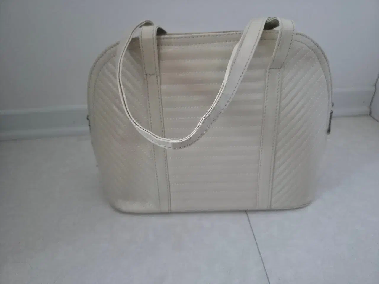 کیف بزرگ شیری|کیف، کفش، کمربند|مشهد, آبادگران|دیوار