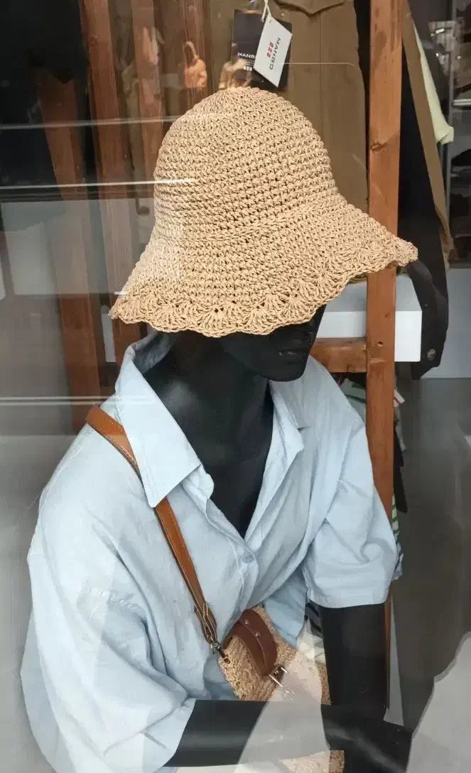 آماده سازی و تحویل کلاه های کاموایی،رافیا،ابریشمی|لباس|لاهیجان, کوی زمانی|دیوار