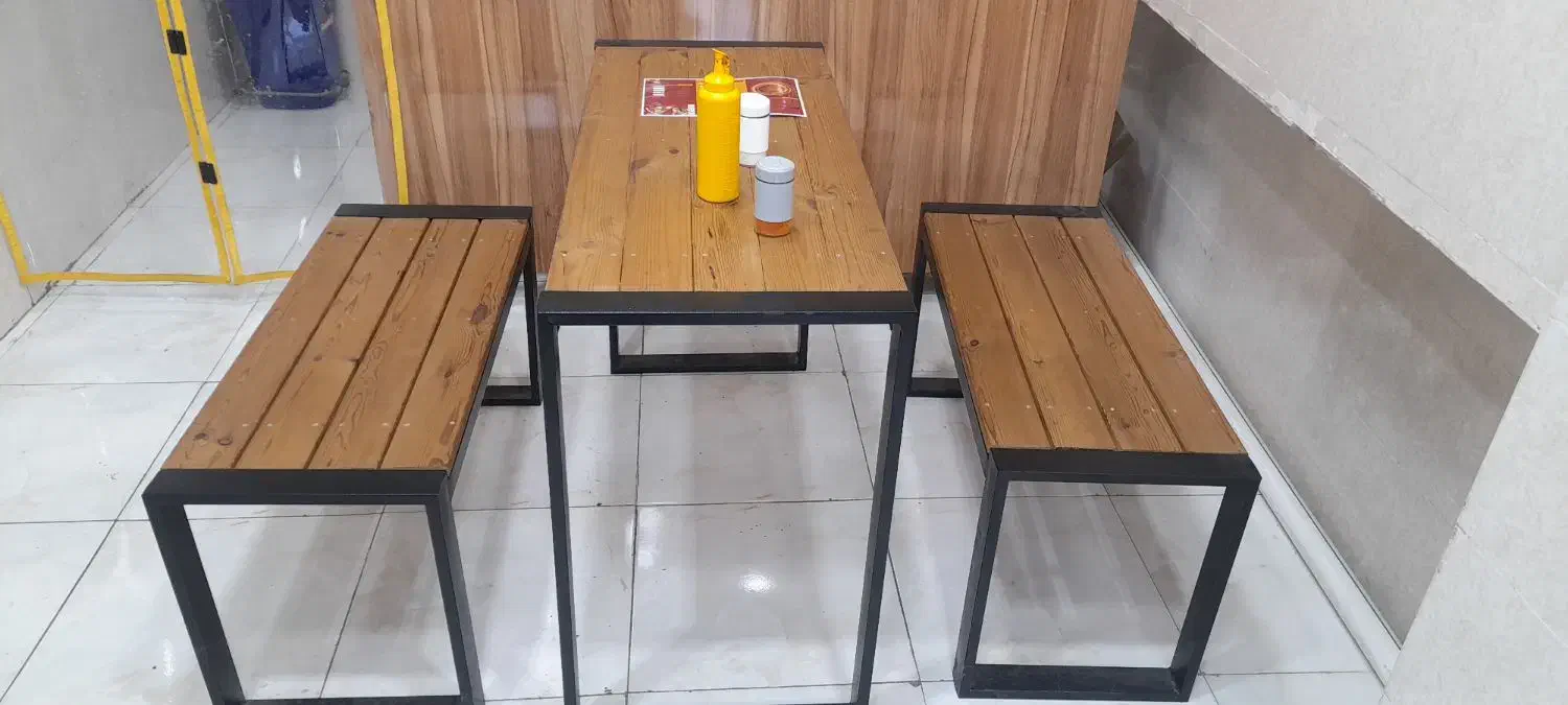 میز دوتا نیمکت|صندلی و نیمکت|مسجد سلیمان, |دیوار