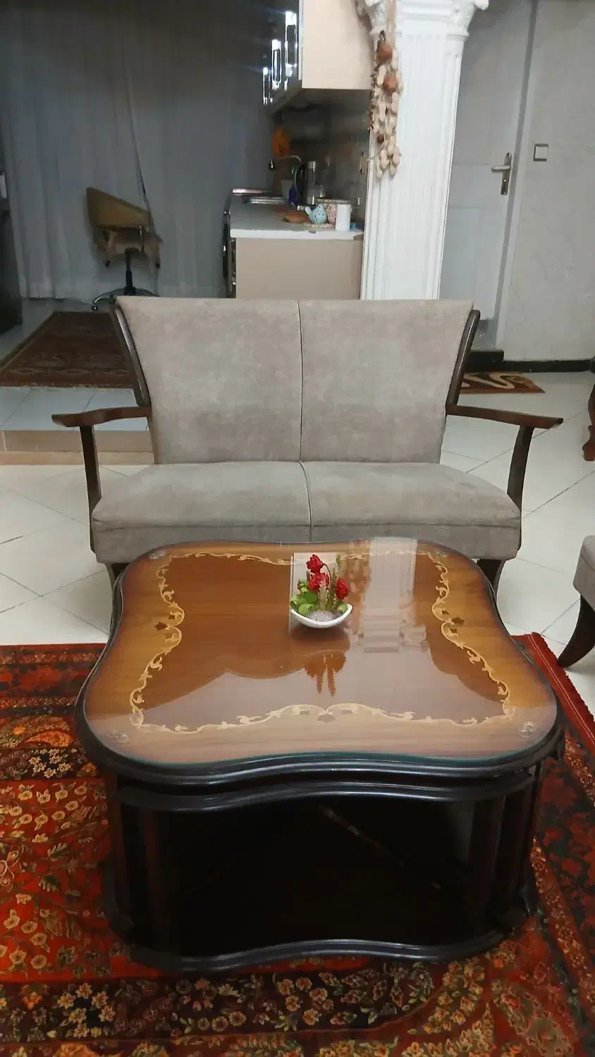 مبل ۴ نفره|مبلمان خانگی و میز عسلی|تهران, تهرانپارس جنوبی|دیوار