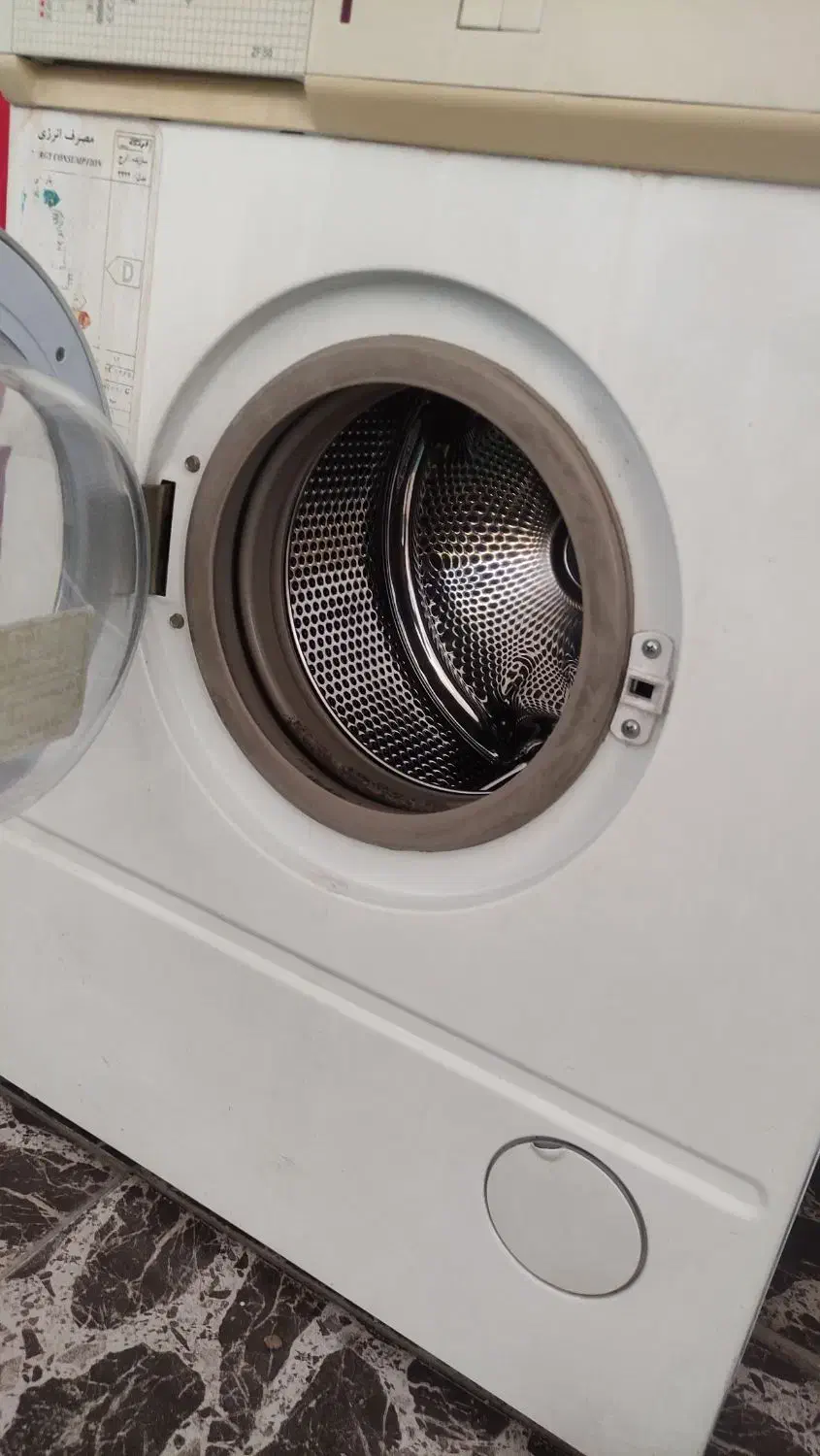 یک عدد  لباسشویی و فریزر|ماشین لباسشویی و خشک‌کن لباس|آباده, |دیوار