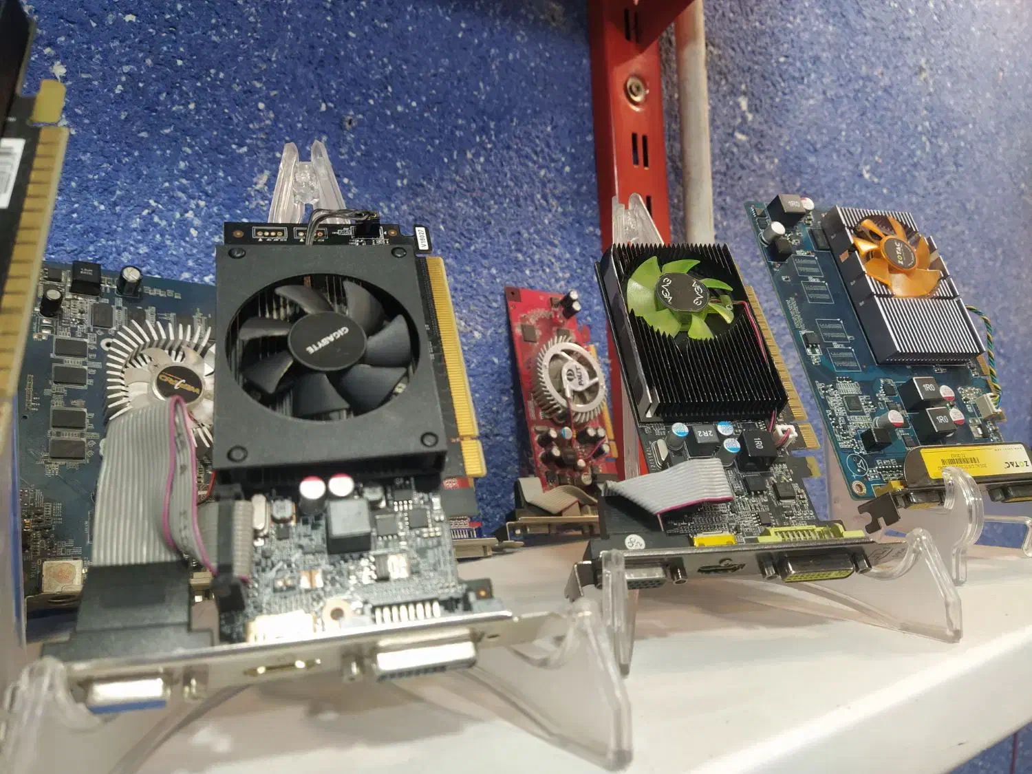 کارت گرافیک ۲ گیگ DDR3|قطعات و لوازم جانبی رایانه|شیراز, وصال|دیوار