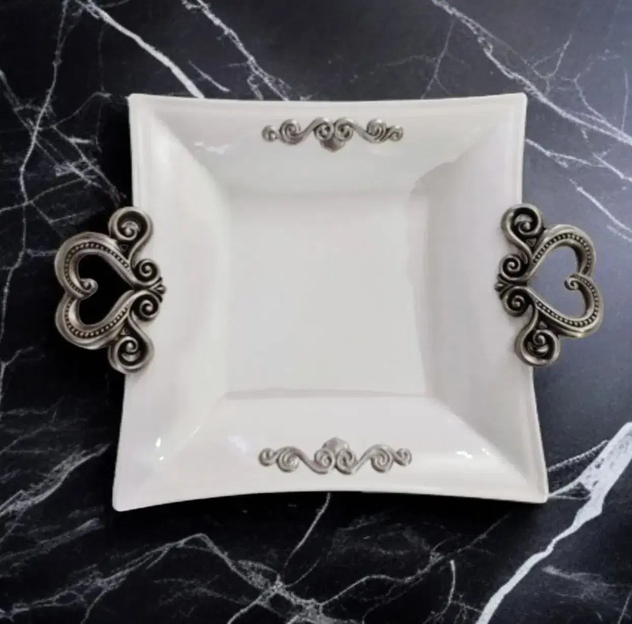 میوه خوری و شیرینی خوری سرامیکی پایه دار ست|ظروف سرو و پذیرایی|اندیشه, اندیشه فاز ۵|دیوار