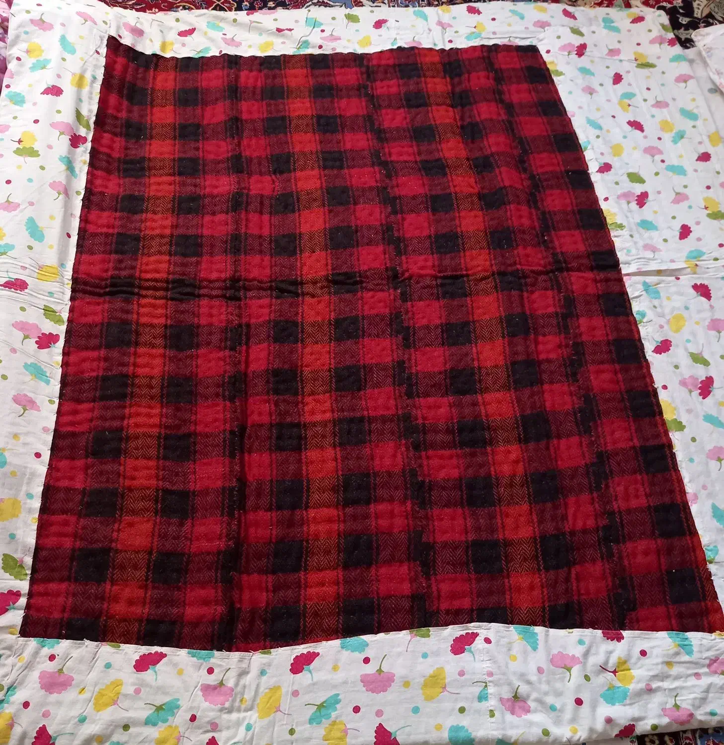 خانه و آشپزخانه|رختخواب، بالش، پتو|صحنه, |دیوار