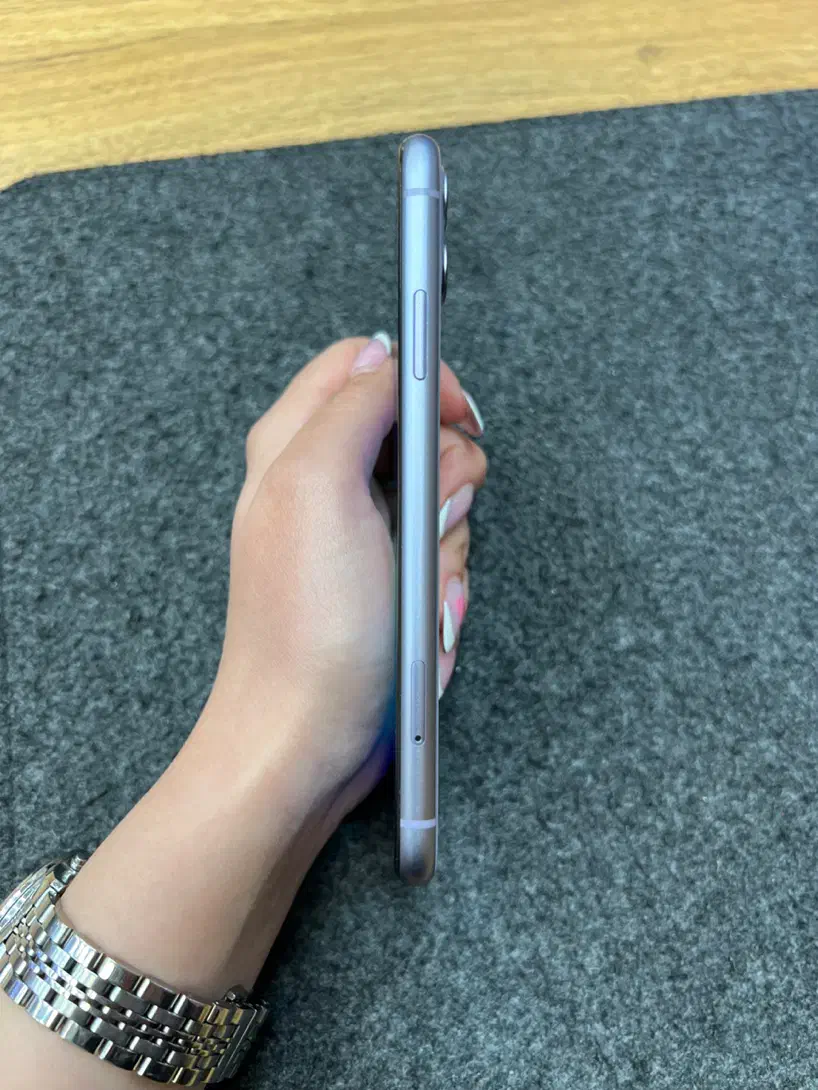 اپل آیفون ۱۱ نرمال ۱۲۸ دوسیم CHA سالم+ضمانت کتبی|موبایل|مشهد, عامل|دیوار