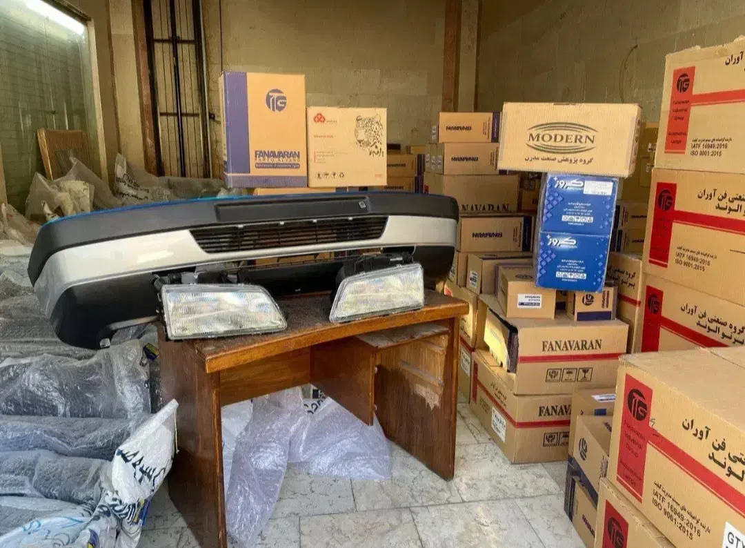 سپر جلوی پژو 405 رنگ تضمینی فابریکی اصلیه|قطعات یدکی و لوازم جانبی|کرج, شهرک سهرابیه|دیوار