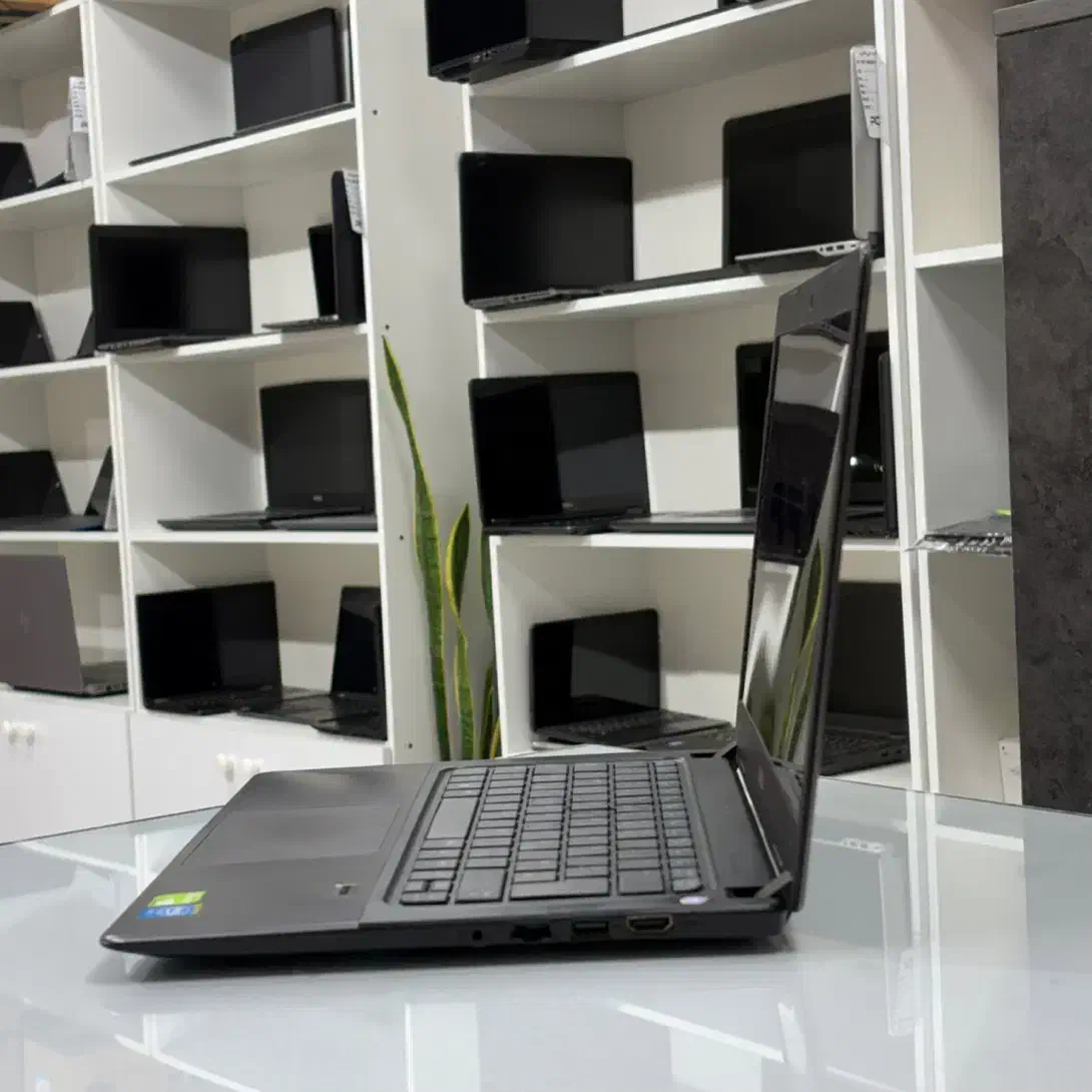 لپ تاپ دل گرافیکدار نازک (گارانتی کتبی)|رایانه همراه|کاشان, معلم|دیوار