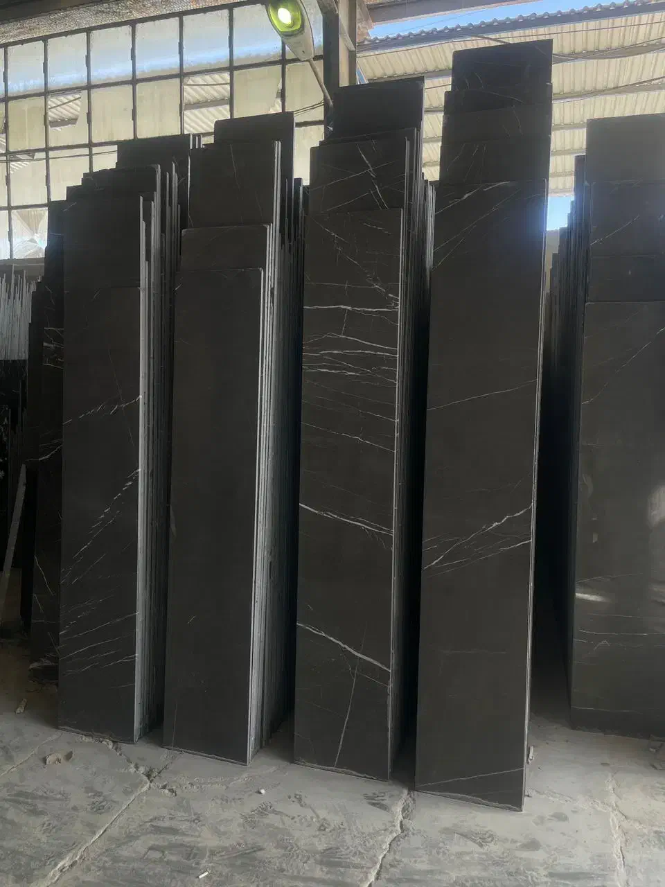 تامین انواع سنگ و آجر نما مستقیم از کارخانه|مصالح و تجهیزات ساختمان|شیراز, میرزاکوچک خان|دیوار