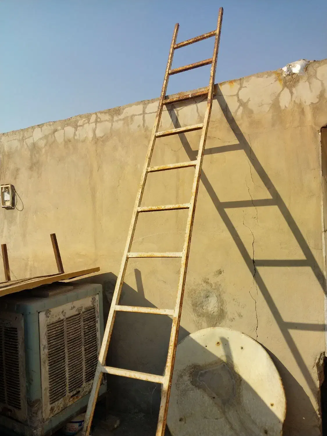 نردبان آهنی|مصالح و تجهیزات ساختمان|تهران, سلسبیل جنوبی|دیوار