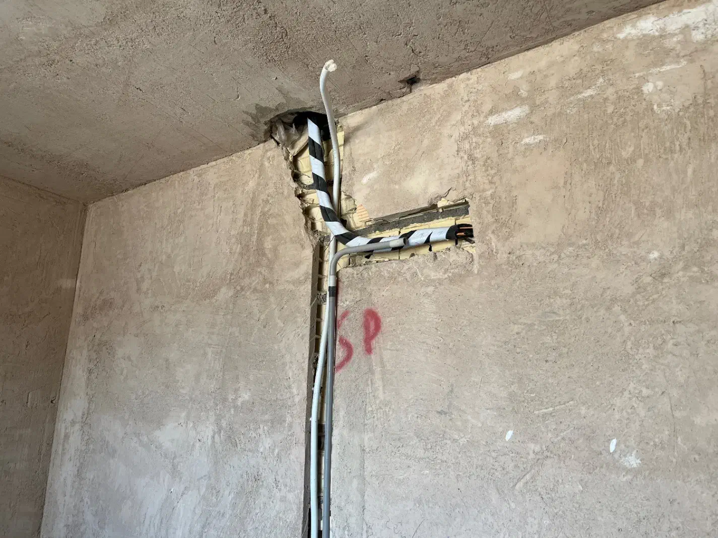 لوله کشی کولر گازی مسی نصب اسپیلیت و داکت اسپیلیت|خدمات پیشه و مهارت|اصفهان, باغ زیار|دیوار