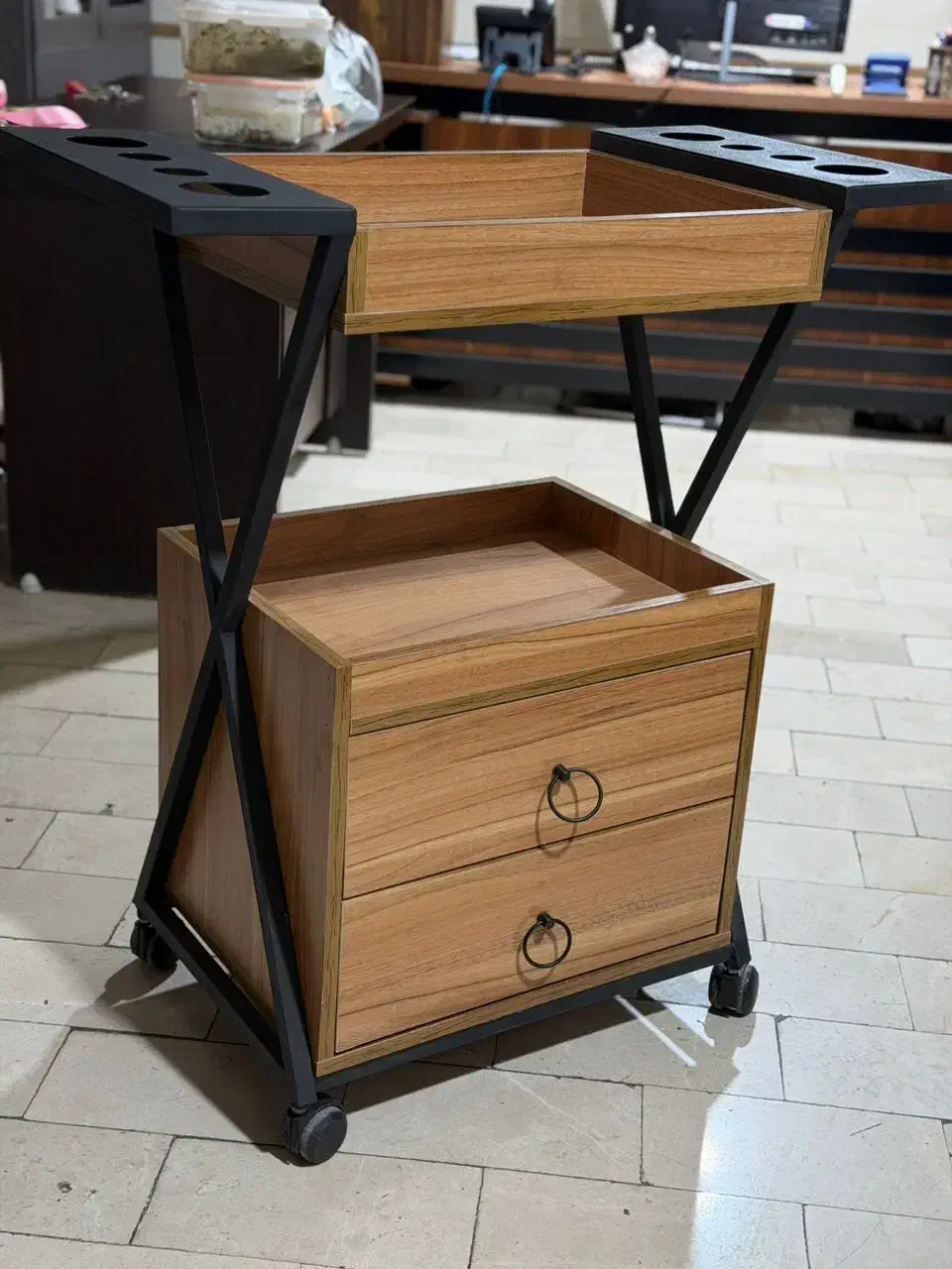 ترولی جا سشواردار چوبی پله ای و ایکسی|آرایشگاه و سالن‌های زیبایی|همدان, |دیوار