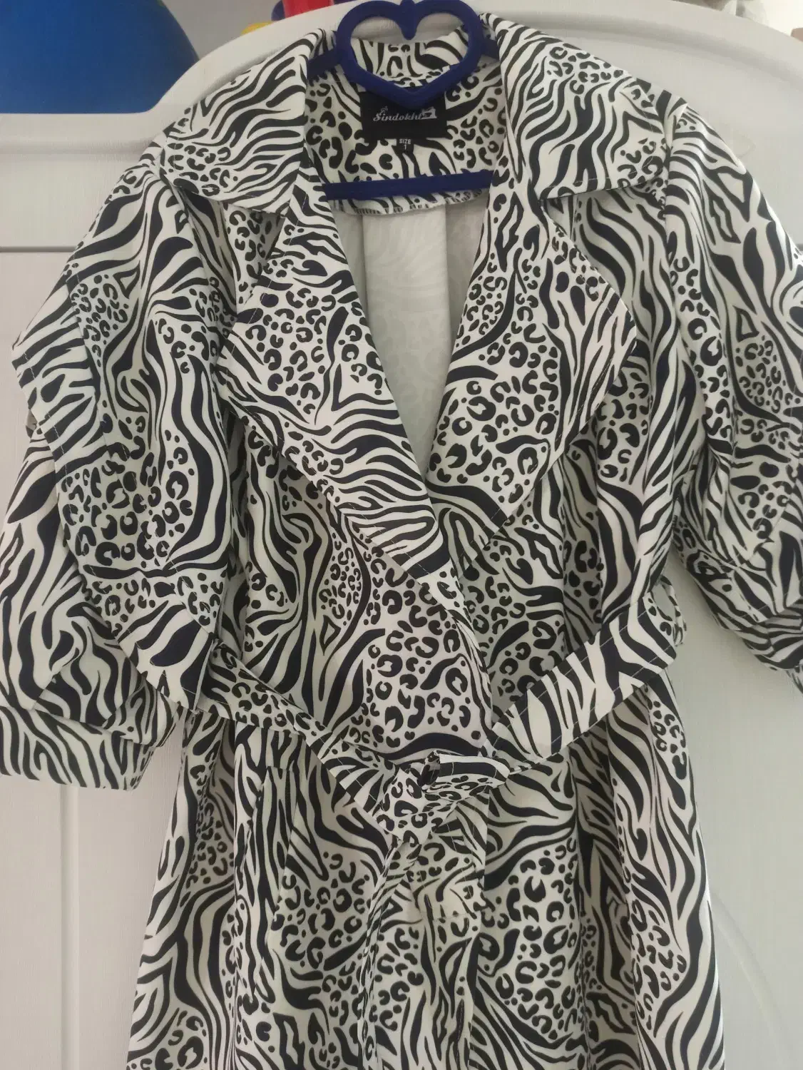 مانتو|لباس|بومهن, |دیوار