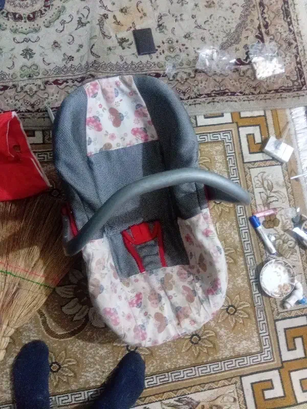 نی نی لای|تخت و صندلی بچه|رشت, عینک|دیوار