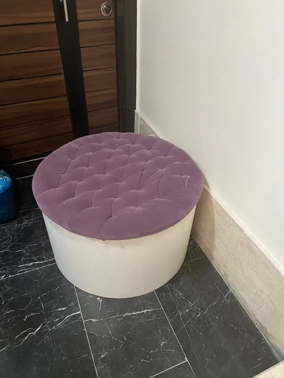 صندلی گرد و باکس اجناس|صندلی و نیمکت|اصفهان, فیض|دیوار