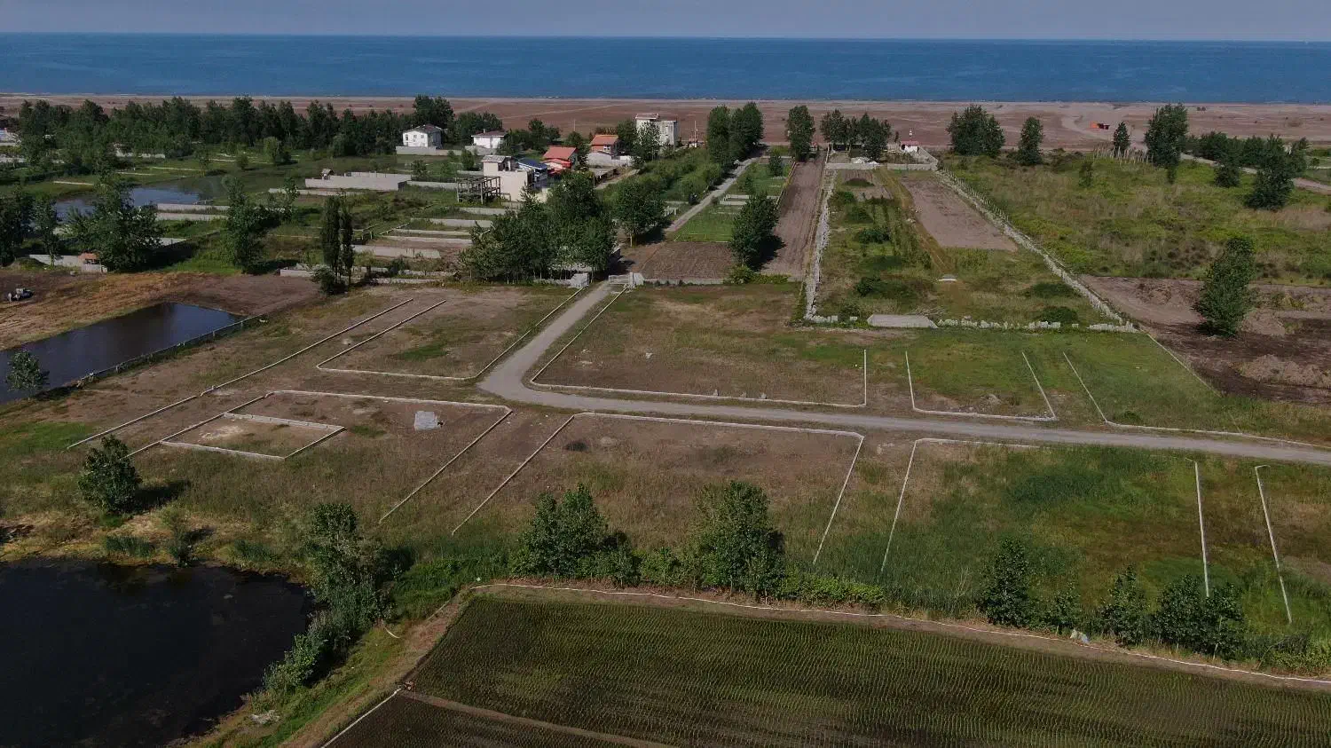 فروش زمین فرصت طلاییه ساخت وسرمایه گذاری روبه دریا|فروش زمین و ملک کلنگی|رشت, استقامت ۱|دیوار