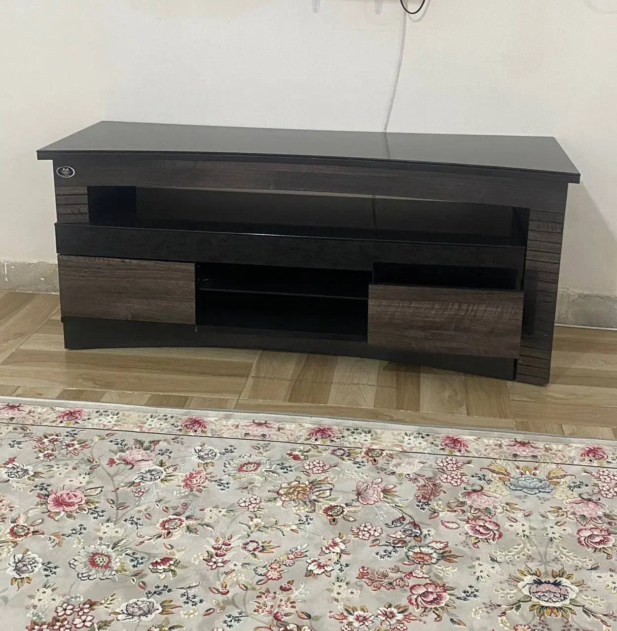 میز تلویزیون به فروش می رسد|میز تلویزیون|سرپل ذهاب, |دیوار