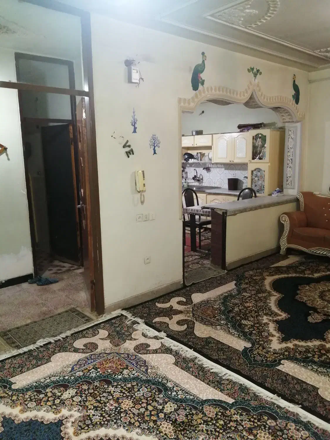 خانه مسافر بزرگ و دلباز|اجارهٔ کوتاه‌مدت آپارتمان و سوئیت|شیراز, ریاستی|دیوار