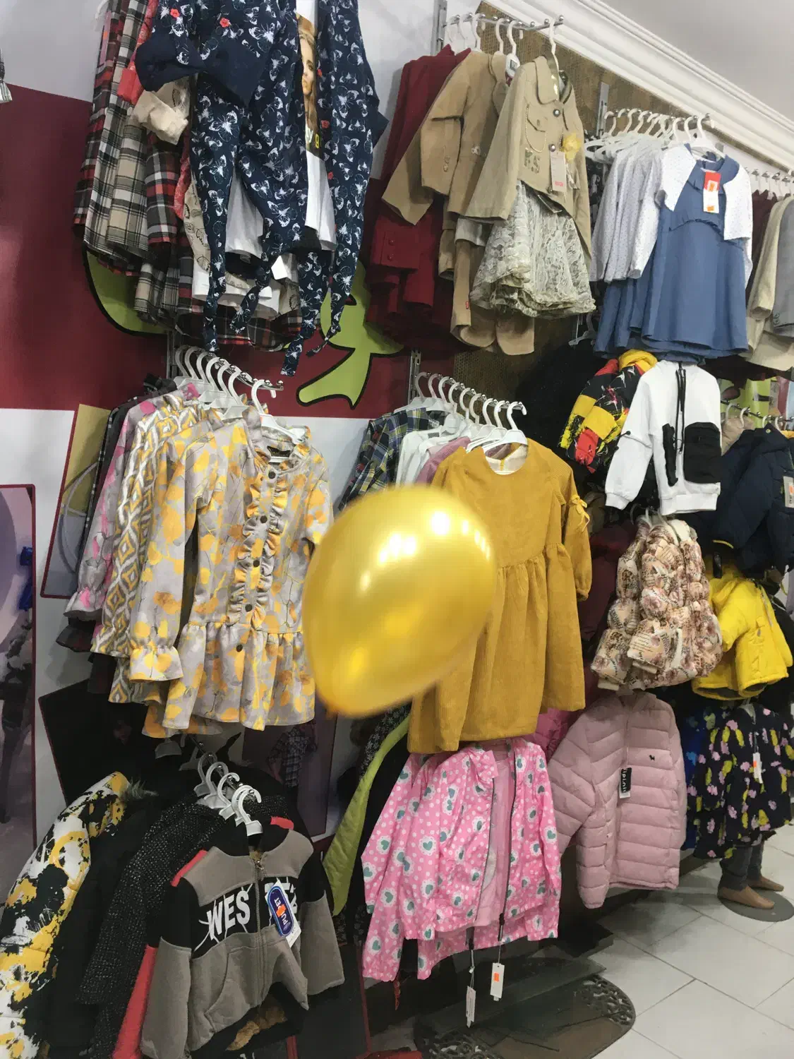 واگذاری مغازه پوشاک بچه گانه با قیمت عاالی|لباس|اصفهان, ملک‌شهر|دیوار