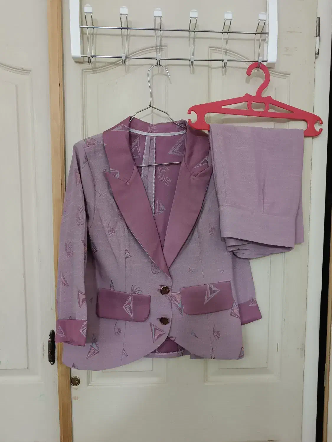 لباس مجلسی|لباس|سلماس, |دیوار