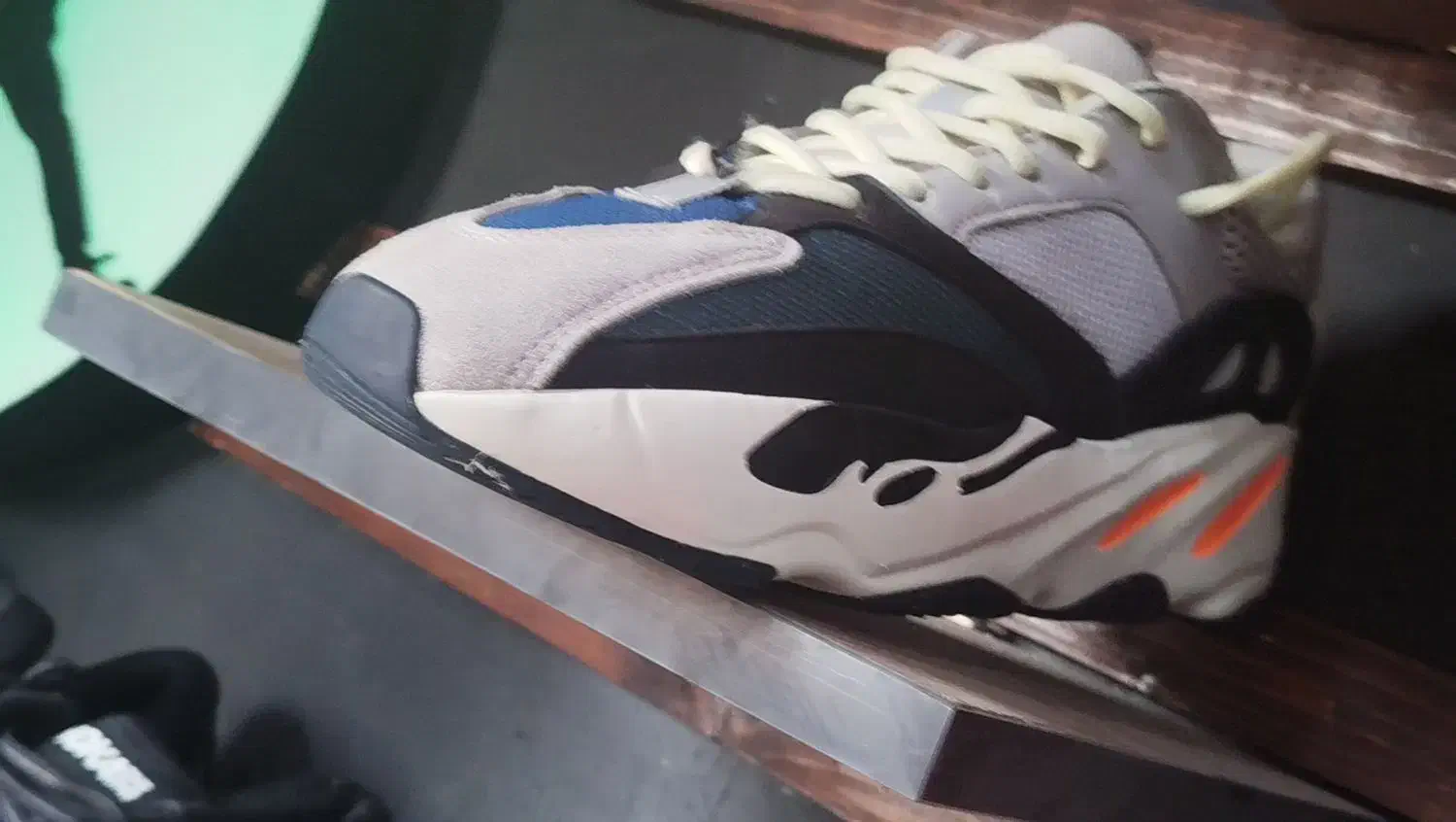 کفش آدیداس اورجینال|کیف، کفش، کمربند|آمل, |دیوار