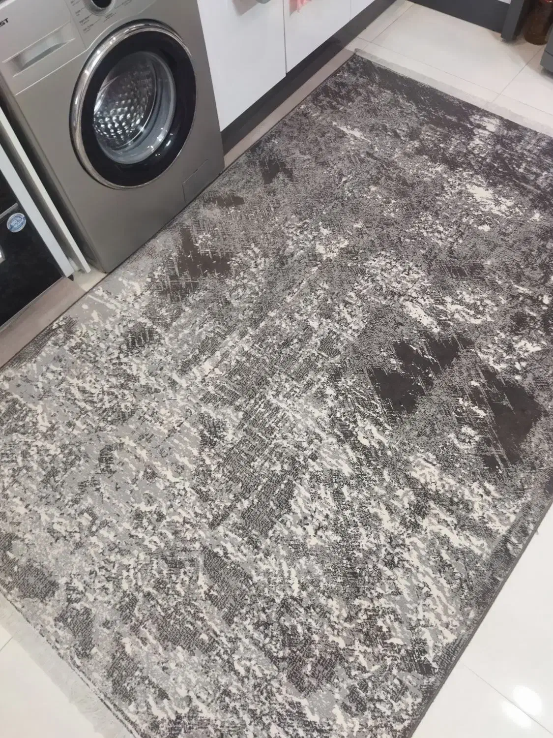 فرشینه|فرش|نیشابور, بنیاد شهید|دیوار